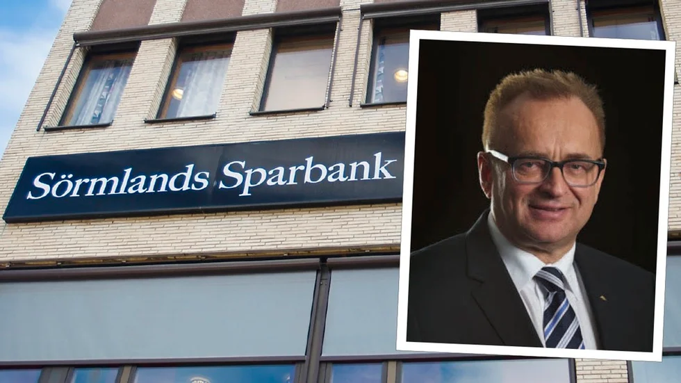 Förre bankordförande Sven-Olov Carlsson och flera andra ledamöter kvitterade ut högre lön än vad som bestämts.