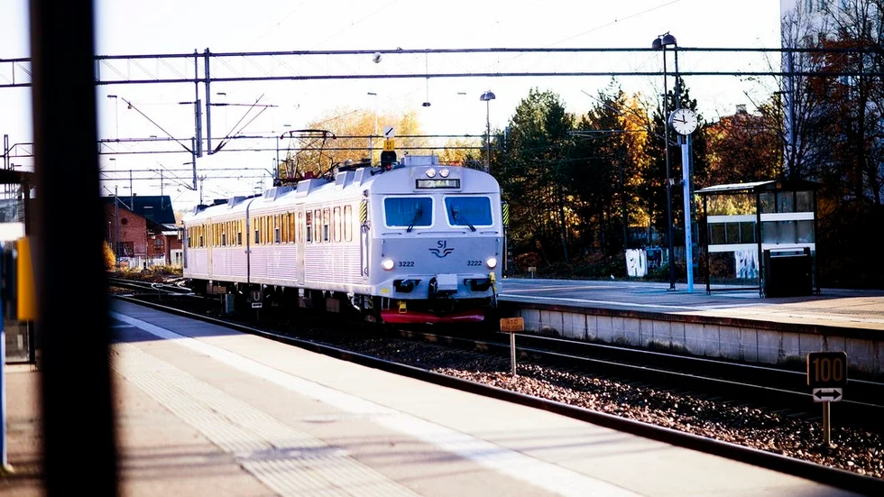 Förseningar och inställda tåg under fredagsmorgonen.