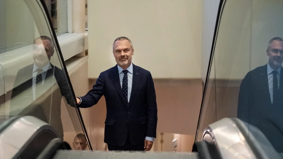 Liberalernas Jan Björklund formulerade sig positivt om innehållet i det som förhandlats fram mellan S, MP, L och C, men likväl röstade han nej till Stefan Löfven som ny statsminister. FOTO: STINA STJERNKVIST/TT