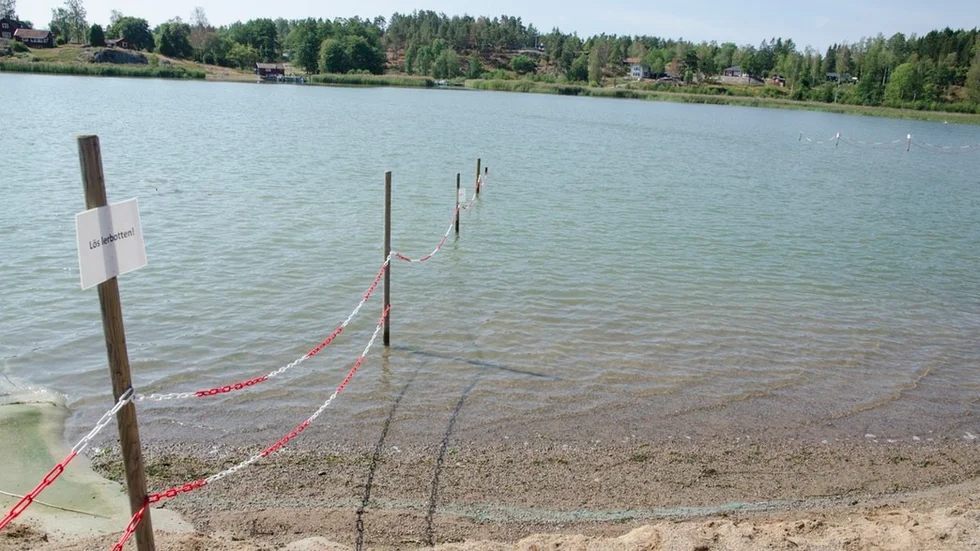 TIll nästa sommar ska badet vara bättre. Men Ulf Hagstedt vill ändå påminna badgästerna om att det är ett naturbad och ingen pool.