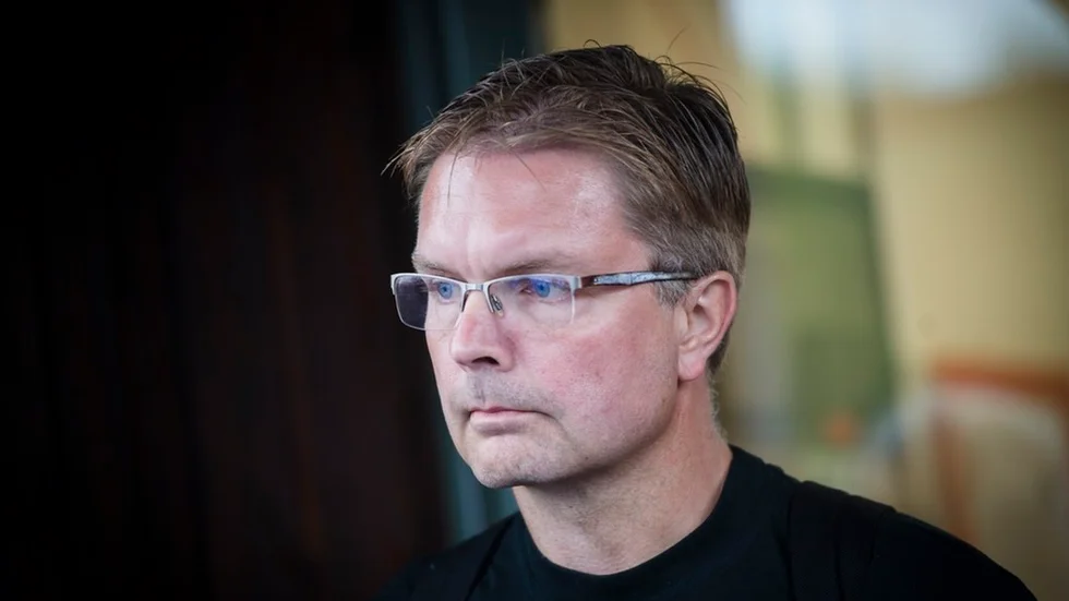 Kent Pettersson (S) lämnar dock inte politiken utan behåller sitt uppdrag i kommunstyrelsen. Han kommer därför fortsatt ingå i det socialdemokratiska partiets toppskikt.