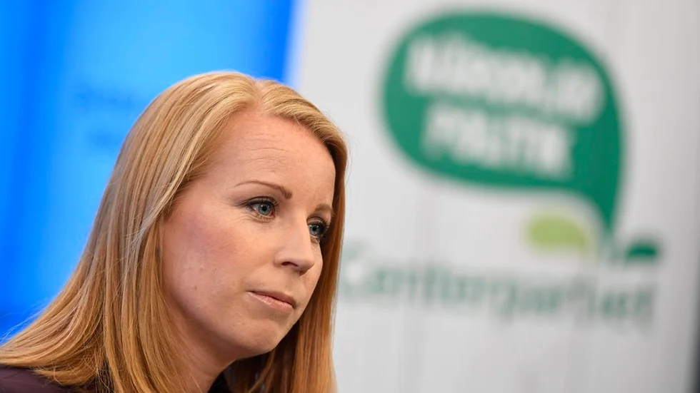 Kohandel med Socialdemokraterna, Liberalerna och Miljöpartiet gav Centerpartiet ett stort antal utlovade reformer på flera hjärteområden. Men det kommer till priset att S-regeringen sitter kvar och Alliansgemenskapen trasas sönder.