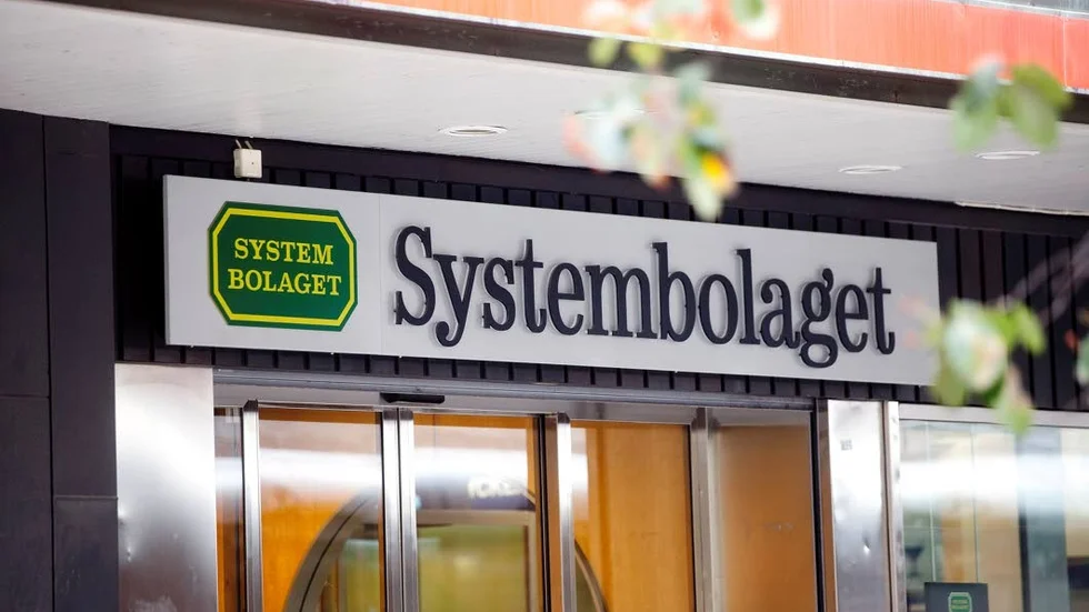 En misstänkt spritttjuv blev våldsam inne på systembolaget häromdagen.