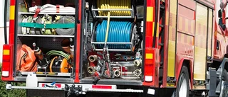Fjolårsgräs och kalhygge i brand