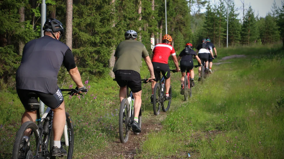Cyklingen bör fördubblas i Sverige skriver debattörerna. 