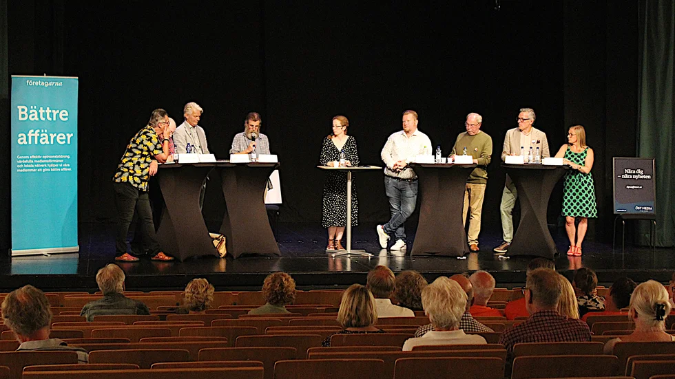 "Dynamiken i debatten blev ovanlig. Det beror bland annat på att två stora partier i Moderaterna och Socialdemokraterna styr tillsammans" skriver Tobias Josefsson.