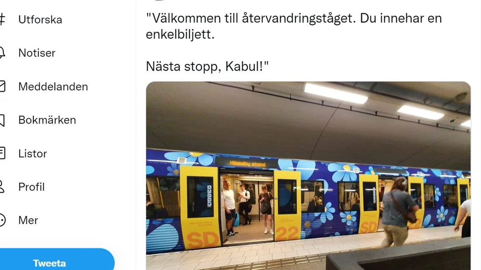 Tobias Andersson, SD:s rättspolitiska talesperson, har twittrat en bild på tåget med en text som väcker kommentarer.