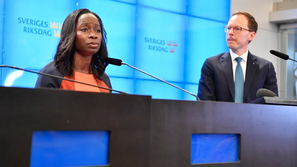 Liberalernas partiledare Nyamko Sabuni och partiets ekonomisk-politiske talesperson Mats Persson redovisar partiets samlade krav inför höstens budgetförhandlingar under en pressträff i riksdagens pressrum.