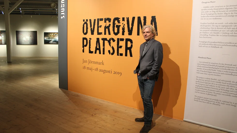 Ett av Jan Jörnmarks stora intressen - vid sidan av bostadspolitik - är att samla på, besöka, skriva om och dra lärdom ur övergivna platser runt om i världen. Nyligen ställde han ut några av sina verk på Arbetets museum i Norrköping. 