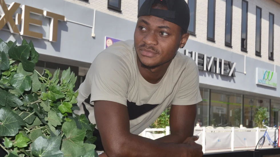 Där framme någonstans vill Enoch Adu nå allsvenskan och ta chansen när han får den. Men först är det Bissarna och att greja nytt kontrak som gäller till hundra procent.  