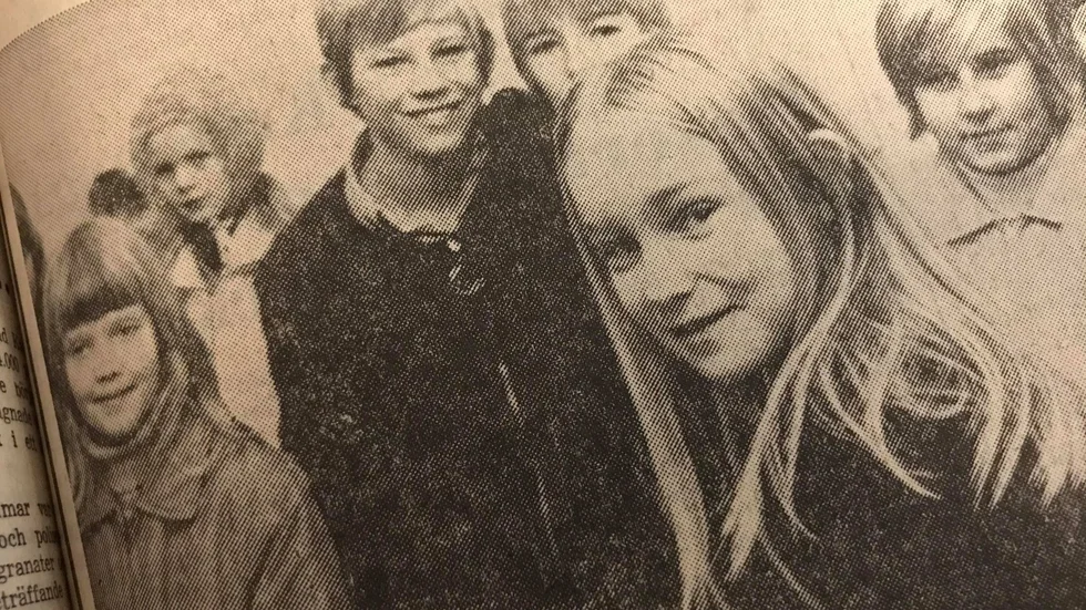 Kuriren för 50 år sedan: Eva-Lena Andersson skall sjunga i finalen i Talangtävlingen. Alla klasskompisar i 3C på Sävstaskolan håller tummarna.