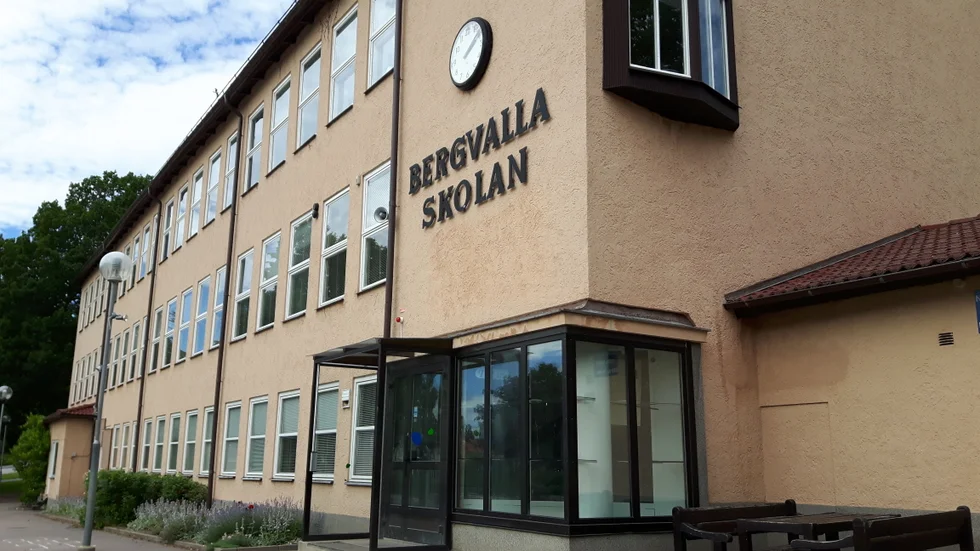 Under tre dagar före påsk fick elever på Bergvallaskolan studera hemifrån på grund av hög smittspridning.