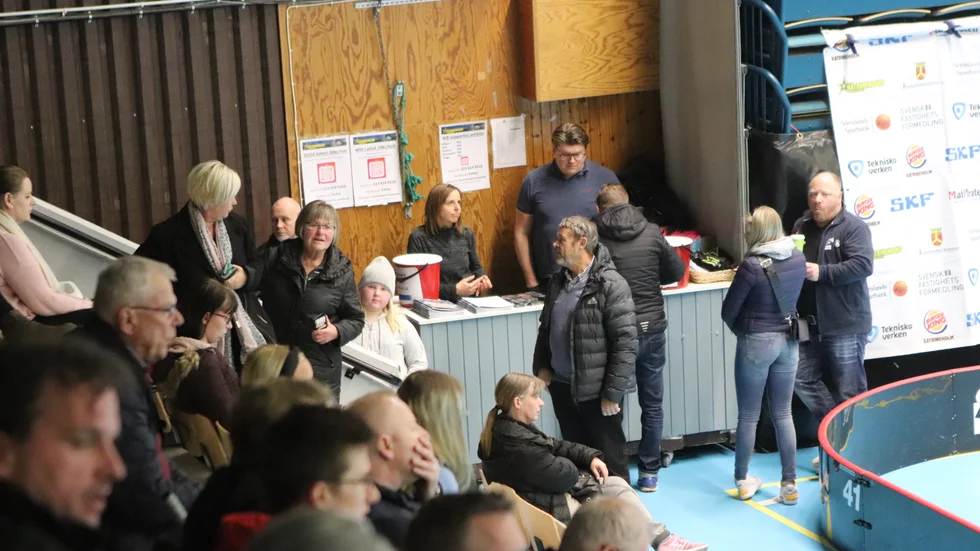 Idrotten hade hoppats få att få spela inför publik från och med nästa helg, men torsdagens besked från regeringen säger fortsatt stopp.