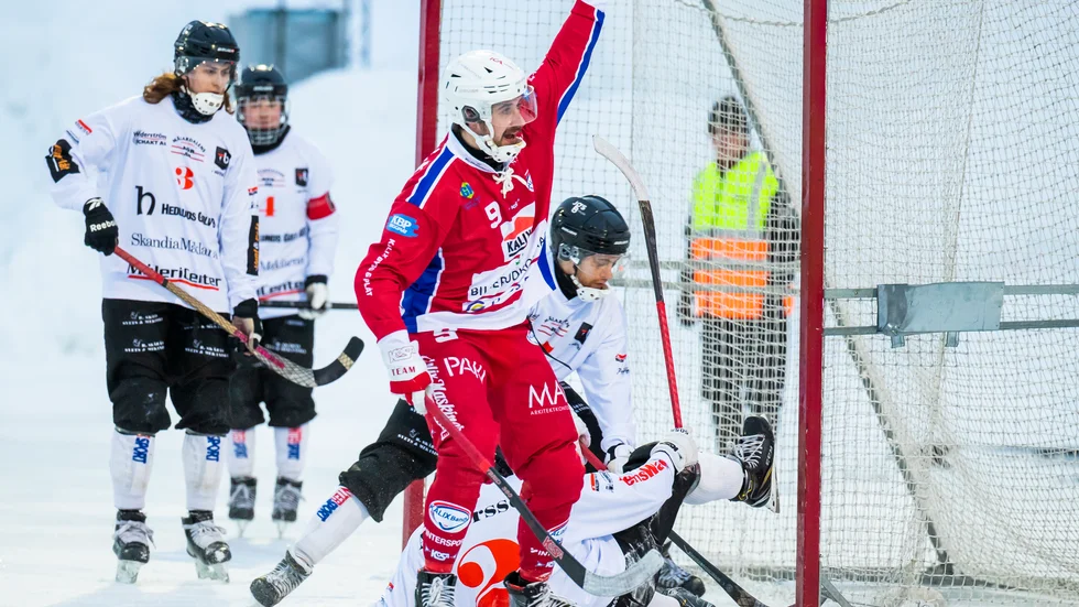 Kalix Bandy tog en klar seger mot UNIK med 7–1.