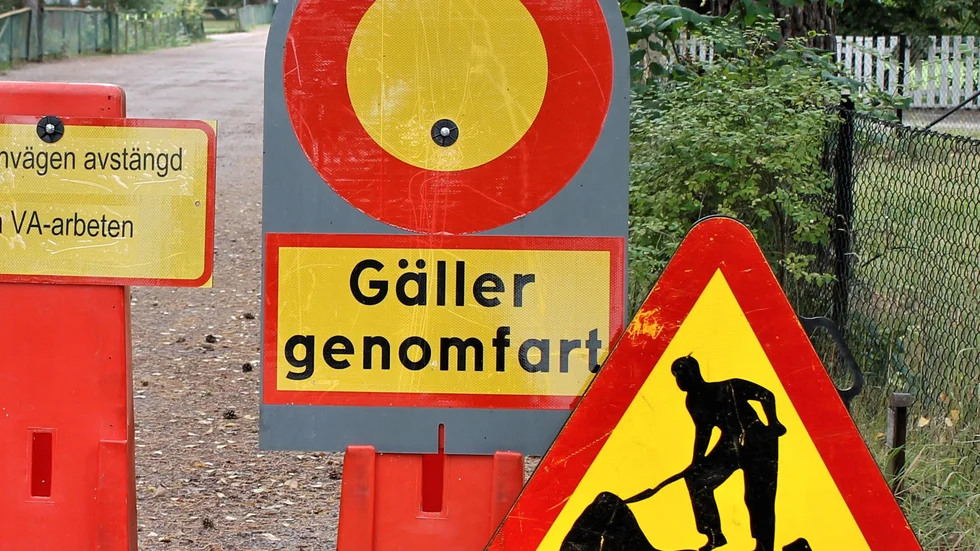 Motala kommun renoverar vatten- och avloppsledningar i Varamovägen. Projektet beräknas vara klart i slutet av oktober.