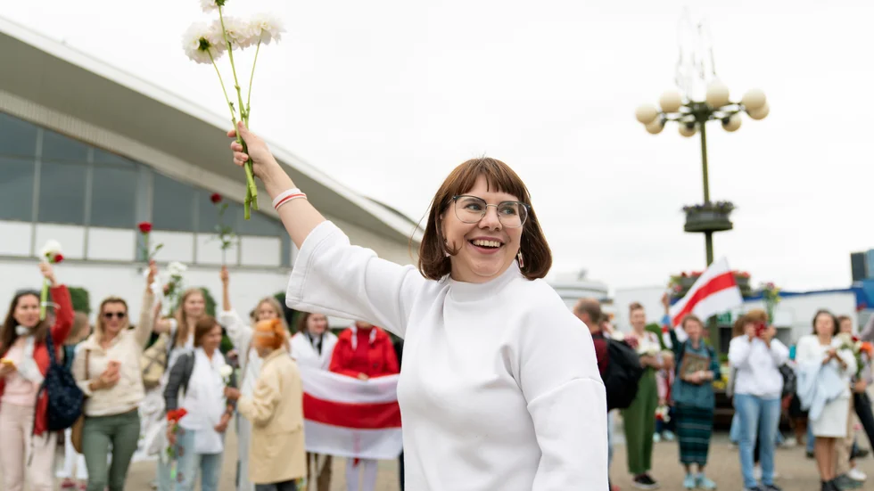 Den belarusiska oppositionsaktivisten Olga Kovalkova har lämnat landet och höll på lördagen en presskonferens i Warszawa. Arkivbild.