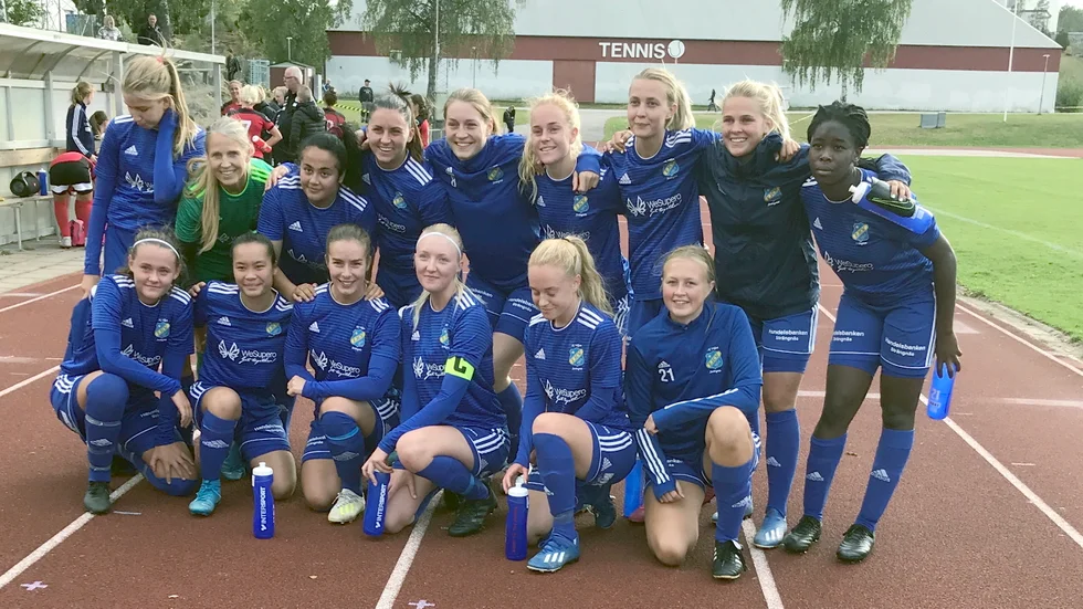 Viljan slgo Forsby med 2–1 och då andra resultat gick rätt väg är Strängnäslaget för närvarande tabelletta.
