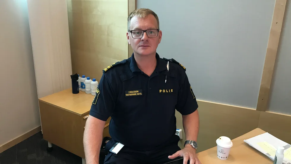 Fredrik Nilsson, kommissarie och vakthavande befäl vid polisen region Nord, vill att Ivo utreder Region Norrbottens rutinmässiga begäran om polishandräckning. "Det är ett överutnyttjande av polisens resurser".