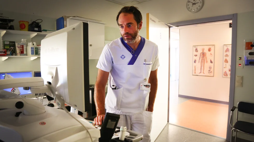 Jacob Werner, överläkare på kardiologen på Visby lasarett, uppmanar till att så snabbt som möjligt söka vård vid symtom på exempelvis stroke.
