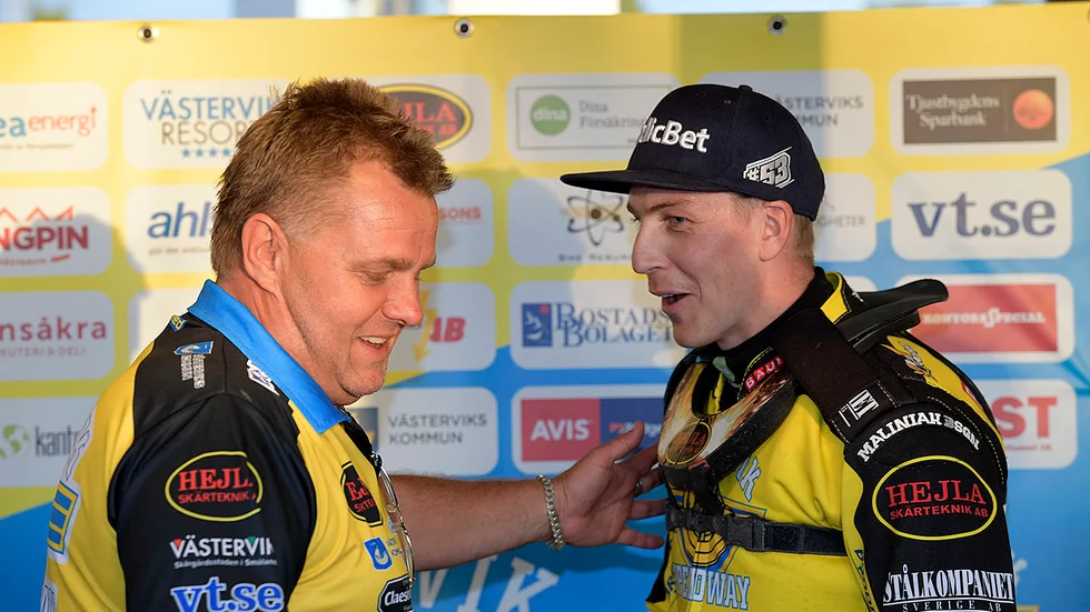 Morgan Andersson har all anledning att vara glad tillsammans med Linus Sundström.