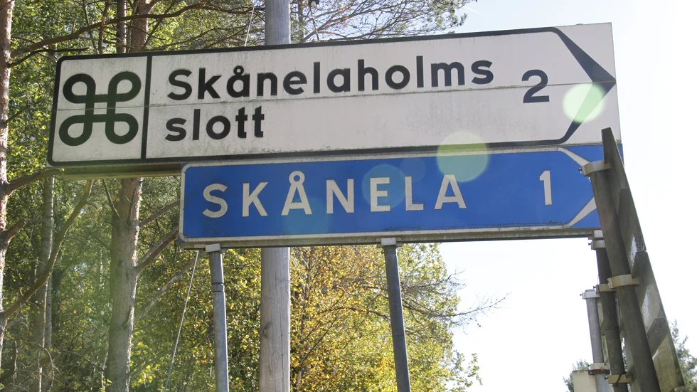 Efter överklaganden till länsstyrelsen och mark- och miljödomstolen så har nu domstolen beslutat att det är lagligt att bygga ett ridhus vid prästgården.