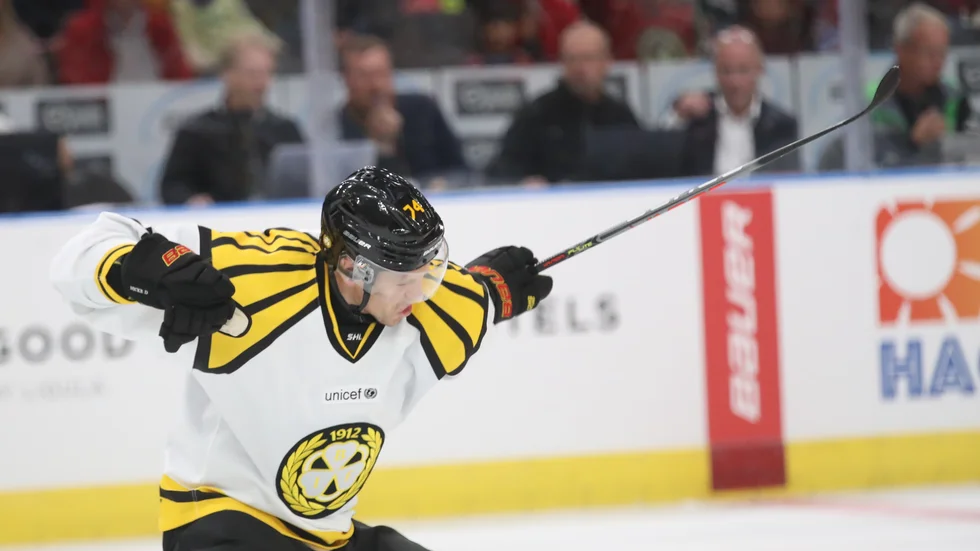 Brynäs och Nicklas Danielsson fick jubla över tre poäng i jumbomötet med Linköping. Arkivbild.