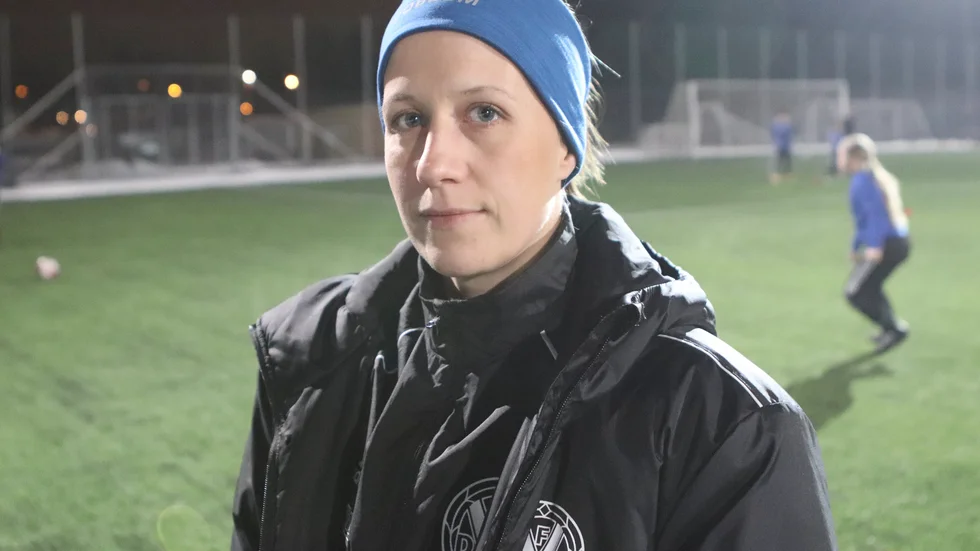 Anna Lindström är tillbaka på fotbollsplanen, men inte i DFK. Nu gör hon comeback med Julita.