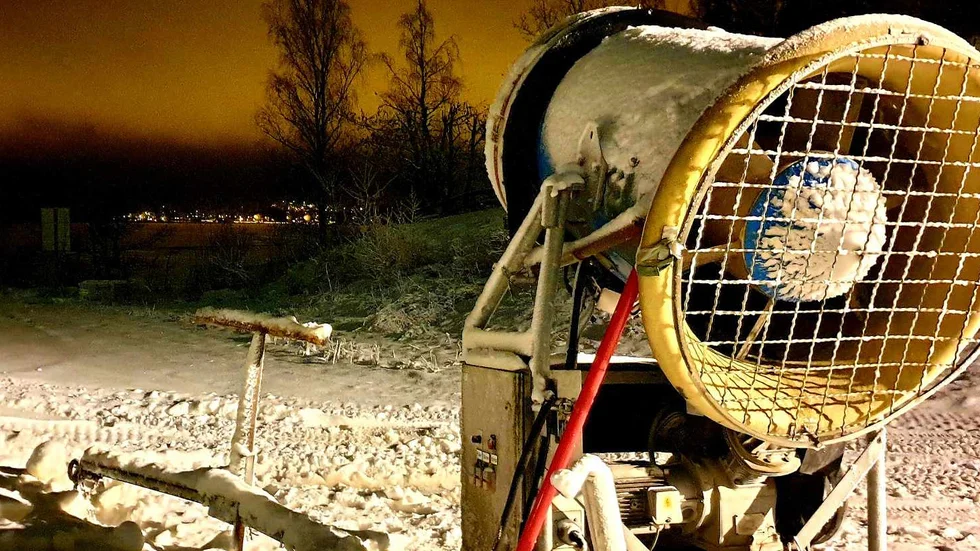 Förra året blev det ingen skidsäsong i Dackestupet. Men nu kan Hjortens SK glädjande meddela att det blir premiär på lördag.