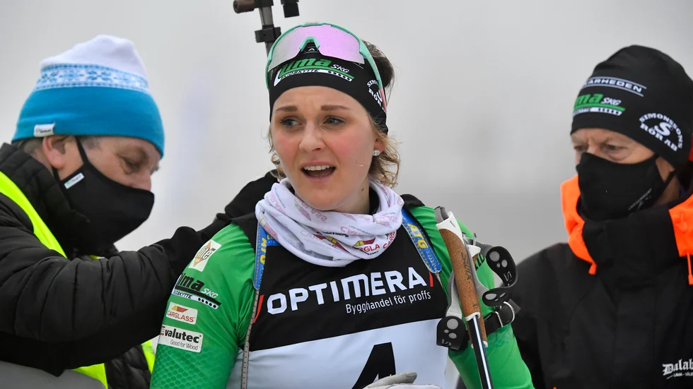 Stina Nilsson under Idretävlingarna den senaste helgen, hennes första som skidskytt.