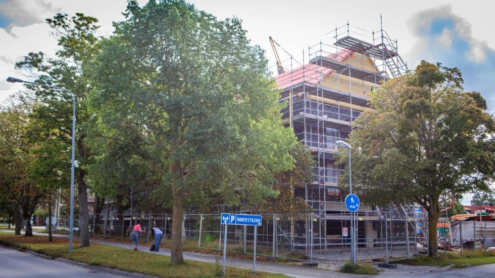 Det var på Järnvägen 4, som ligger mellan Söderport och gamla järnvägsstationen som det byggdes 32 lägenheter förra året.