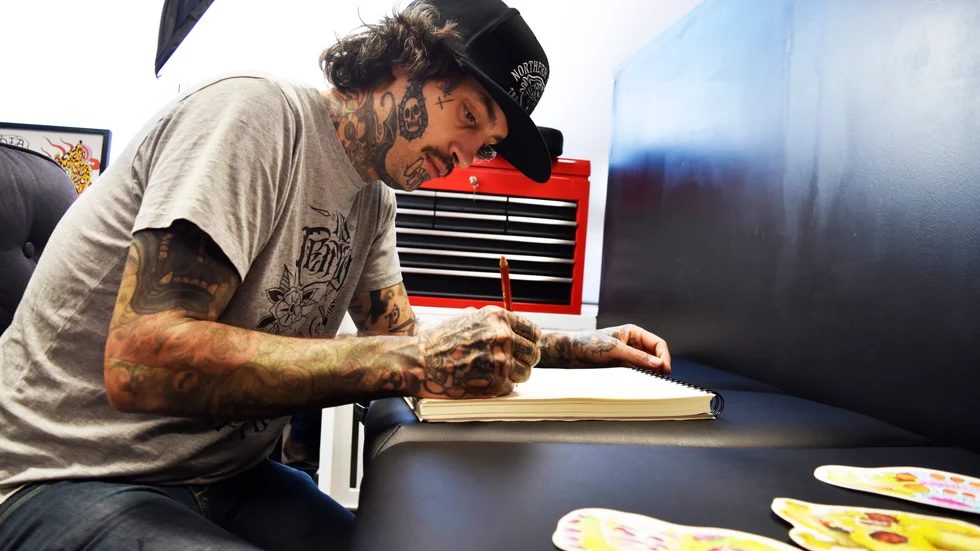 Dan Moreno är förvånad över hur många tatueringsintresserade han har mött i Skellefteå. 