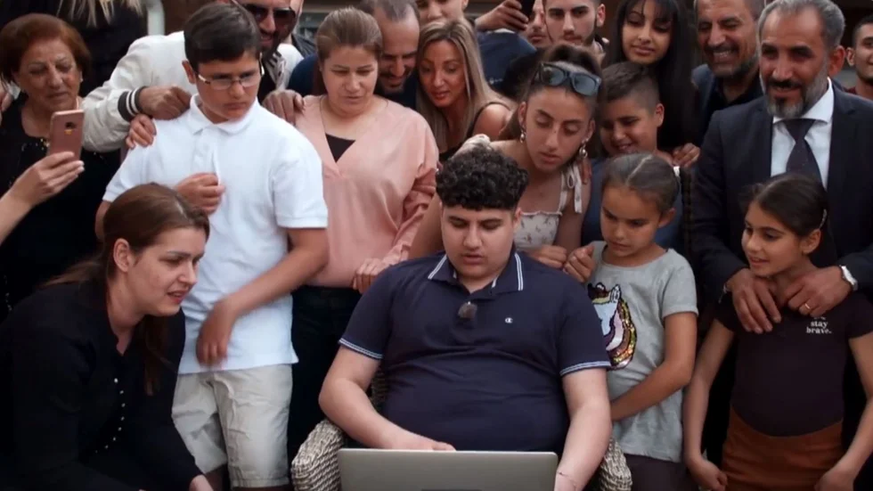 Det var en känsloladdad slutscen i Idol när Gabriel Abdulahad från Norrköping fick beskedet tillsammans med en mindre del av släkten.