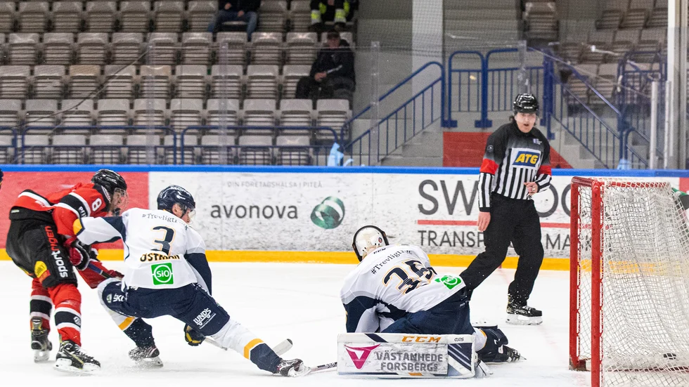 Simon Robertsson gjorde mål i sin PHC-debut. "Riktigt kul", tyckte han.