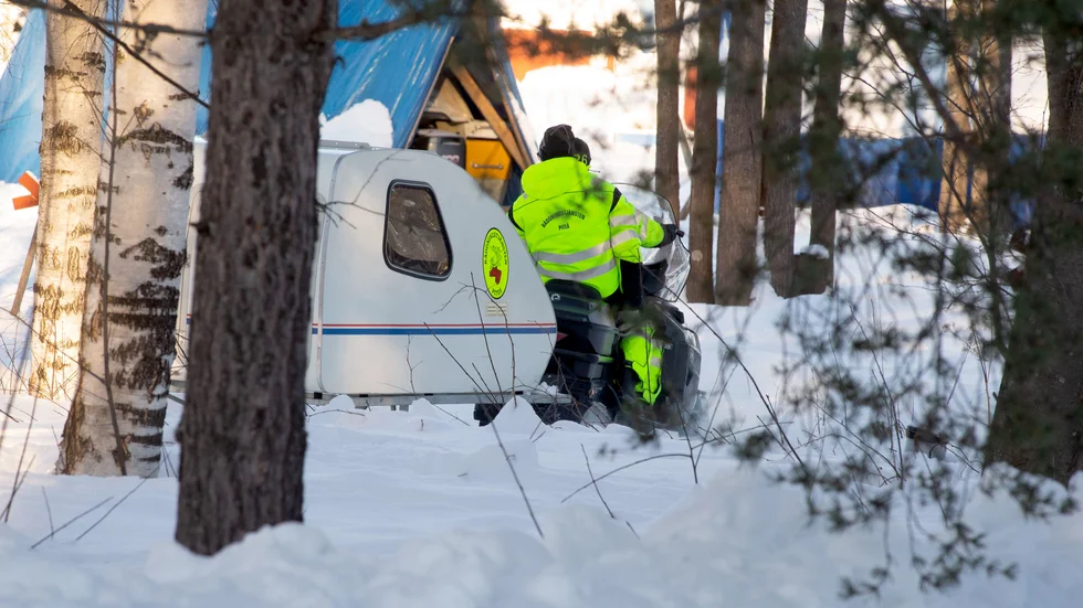 Räddningstjänsten åkte ut till Munksunds båthamn för att kontrollera fotspår vid isrännan vid Munksunds båthamn.