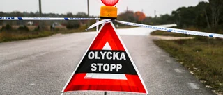 Olycka: Bil körde av vägen och hamnade på sidan