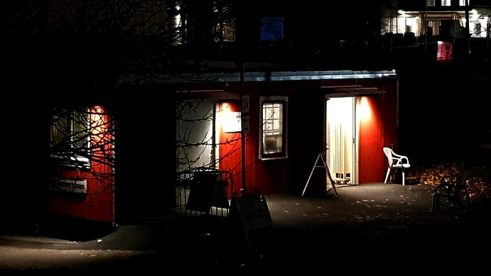 Testkapaciteten i Östergötland är begränsad. I första hand är det nu sjukvårdspersonal och patienter som är i behov av sjukhusvård som testas för covid-19. 