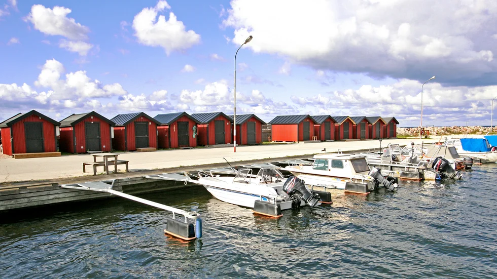 Flundrevikens hamn norr om Visby har drabbats av en rad bensinstölder.