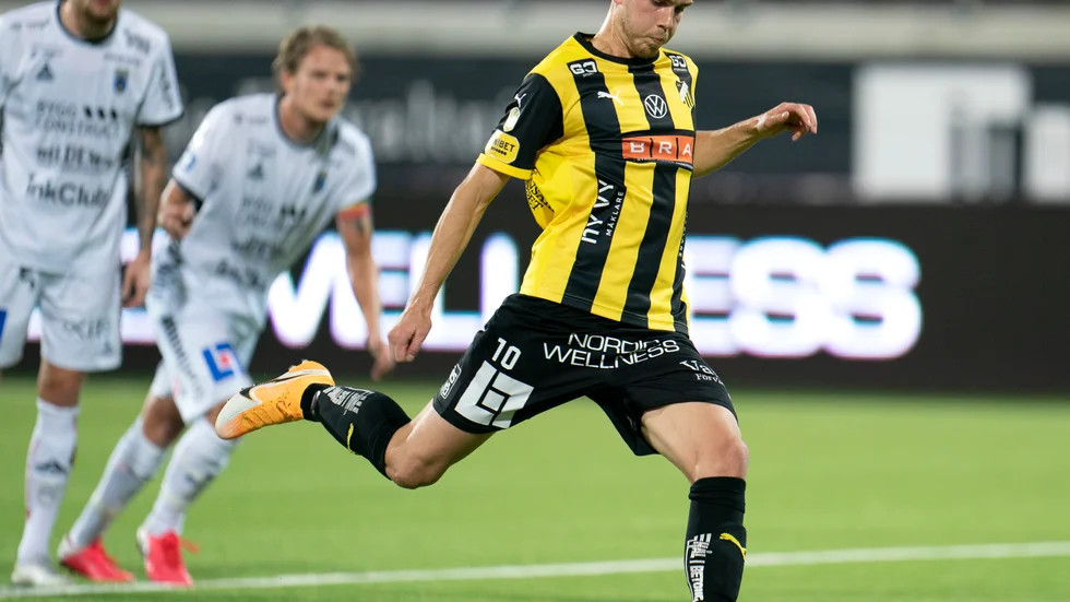 Häckens Jasse Tuominen blir borta från fotbollen en längre tid efter en korsbandsskada. Arkivbild.