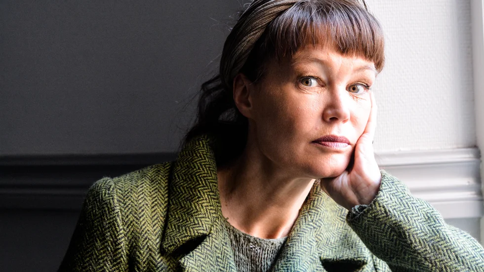 Nina Björk är litteraturvetare, författare och debattör. Hon slog igenom 1996 med "Under det rosa täcket" som i dag är en feministisk klassiker. Senast gav hon ut "Drömmen om det röda" (2016). 