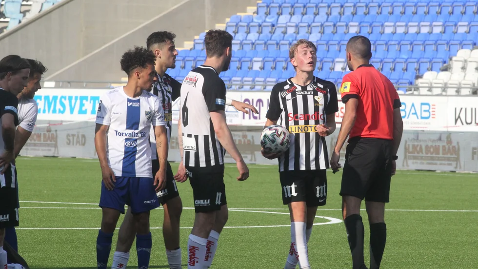 Adam Egnell var inte supernöjd med Rambod Beigis sätt att döma matchen.