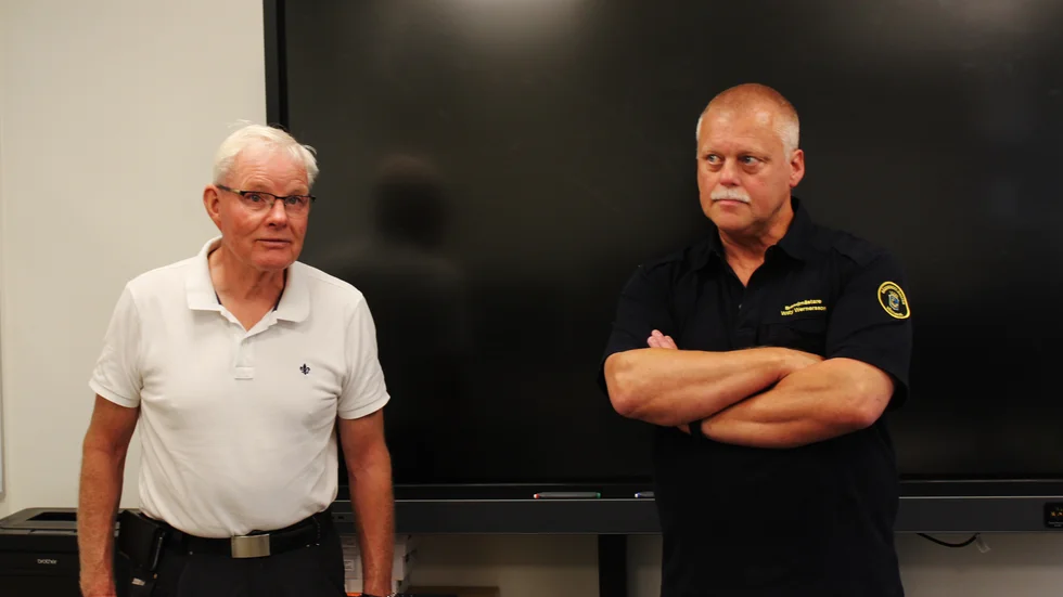 Conny Jansson och Willy Wernersson i ett av ledningsrummen hos räddningstjänsten