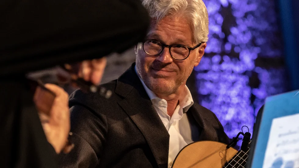 Mats Bergström inleder tredje säsongen av sin musikaliska salong på Österbybruks herrgård med en solokonsert.