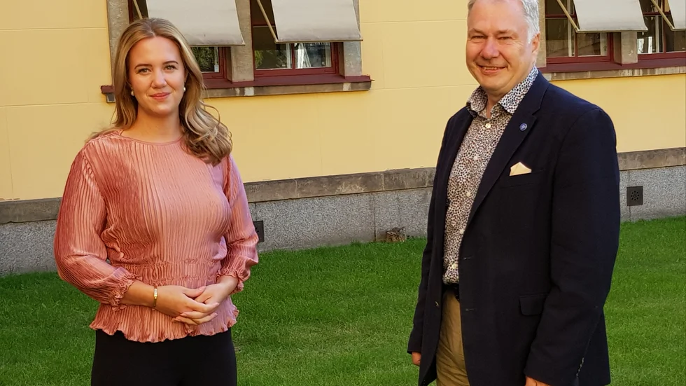 Glada miner från Fredrik Lundén (M), ordförande i arbetsmarknadsnämnden och Denisé Cassel (KD), kommunalråd.