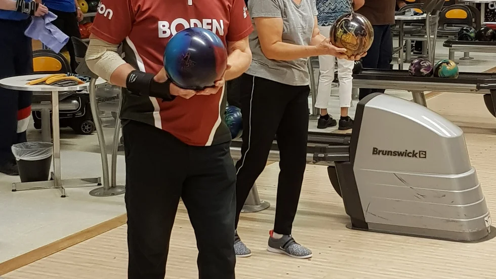 Björn Andreassen gläds åt att bowlingen nu har kommit igång för hösten.