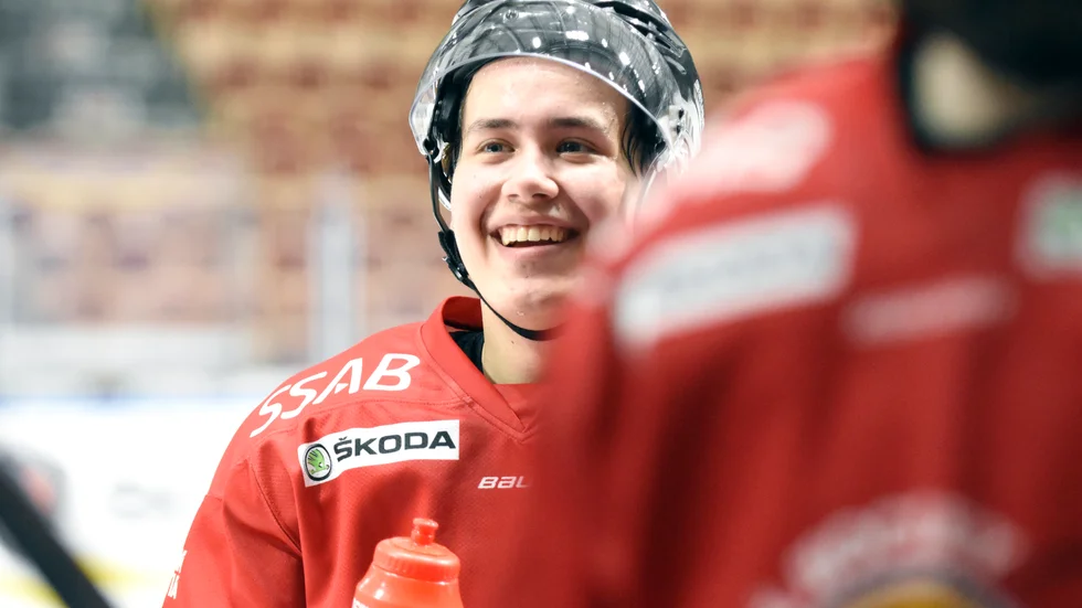 Calle Behm lämnar juniorhockeyn i Luleå för seniorhockey i Piteå HC.