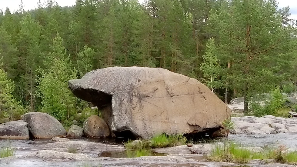 En björn av sten.