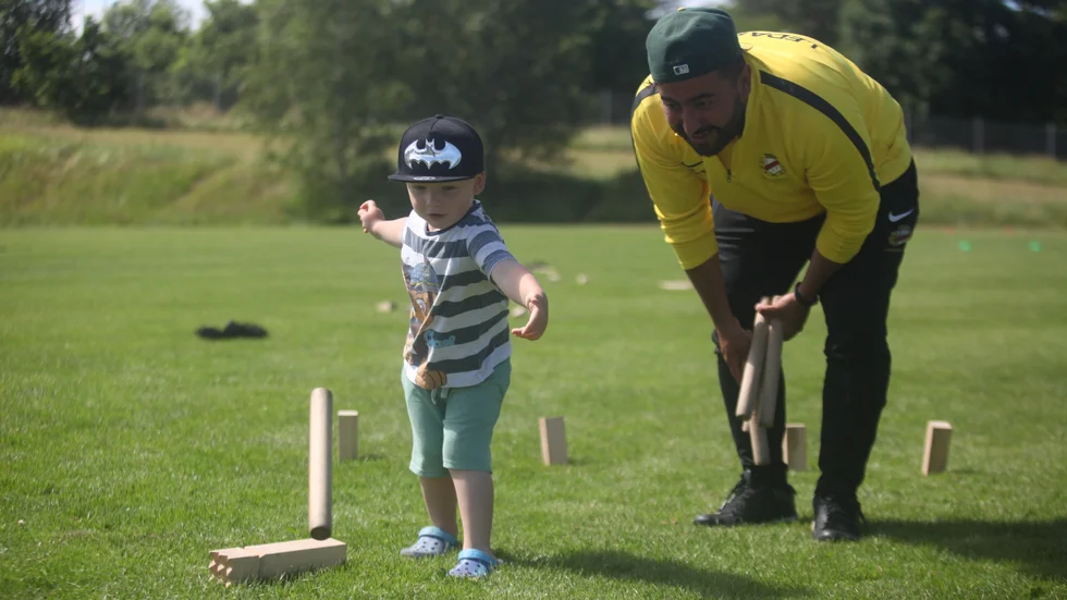 Kubb är en av alla aktiviteter som barnen kan testa på att köra.