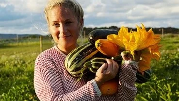 Matkreatör, matstylist, tv-kock och kokboksförfattare – med rätt att inspirera. Nu kommer Lisa Lemke till Piteå.