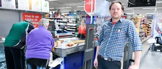 Ica-handlaren berättar om mötet med knivmannen: ”Han ville väl göra mig rädd”