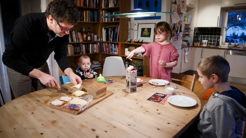 "Ensamstående och familjer med låga inkomster kan få problem att få ihop vardagen om skolan försvinner från byn."